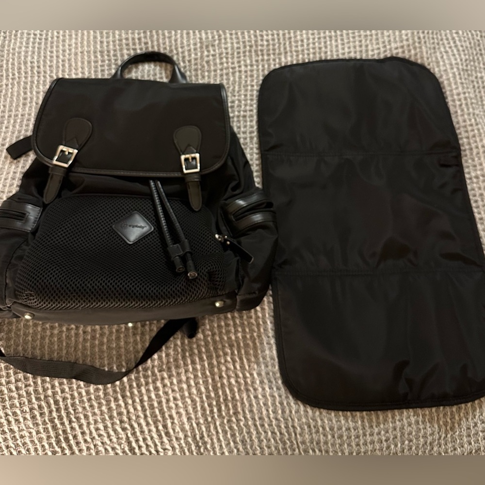 Ergobaby Black Kids Backpack with Changing Pad